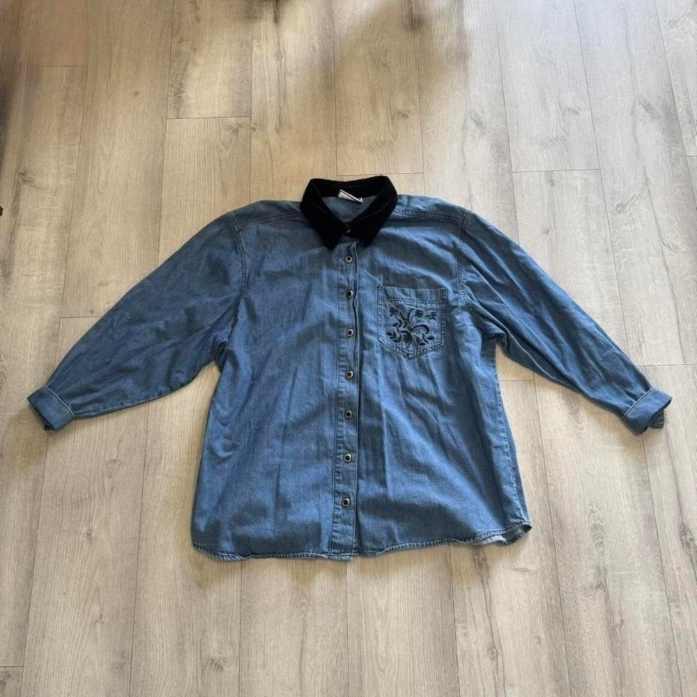 Erika & Co Vintage Denim Button Up Shirt XL